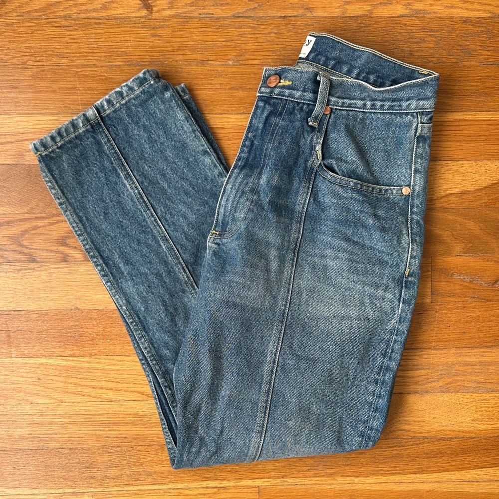 Esby Apparel - Lindsey Jean - decade wash - size 29